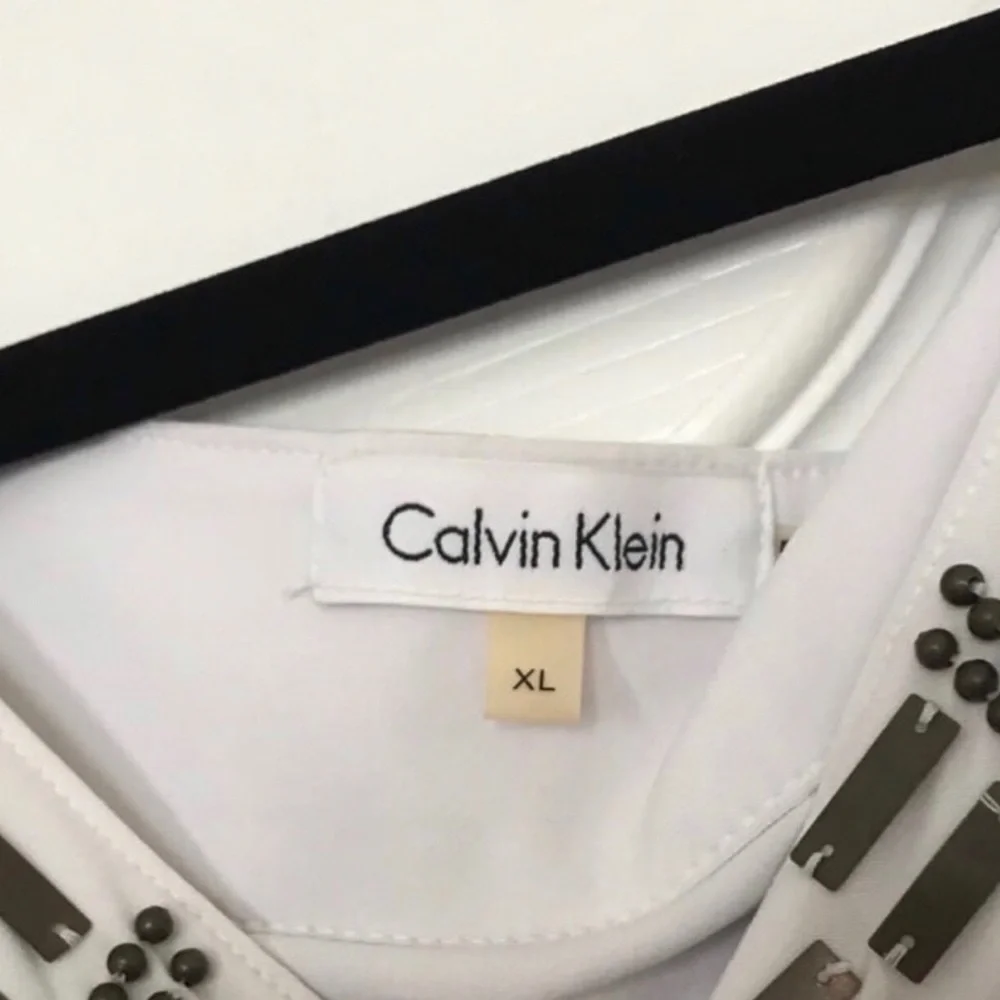 Calvin Klein White Beaded Neck Sleeveless Top - Picture 2 of 2